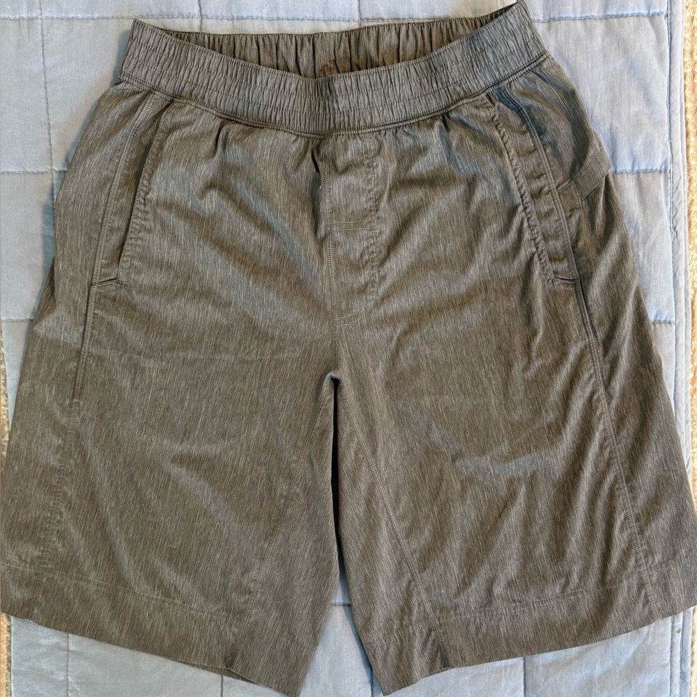 Lululemon Men’s Medium Lined Training Shorts Gray 11” Inseam Gym Run